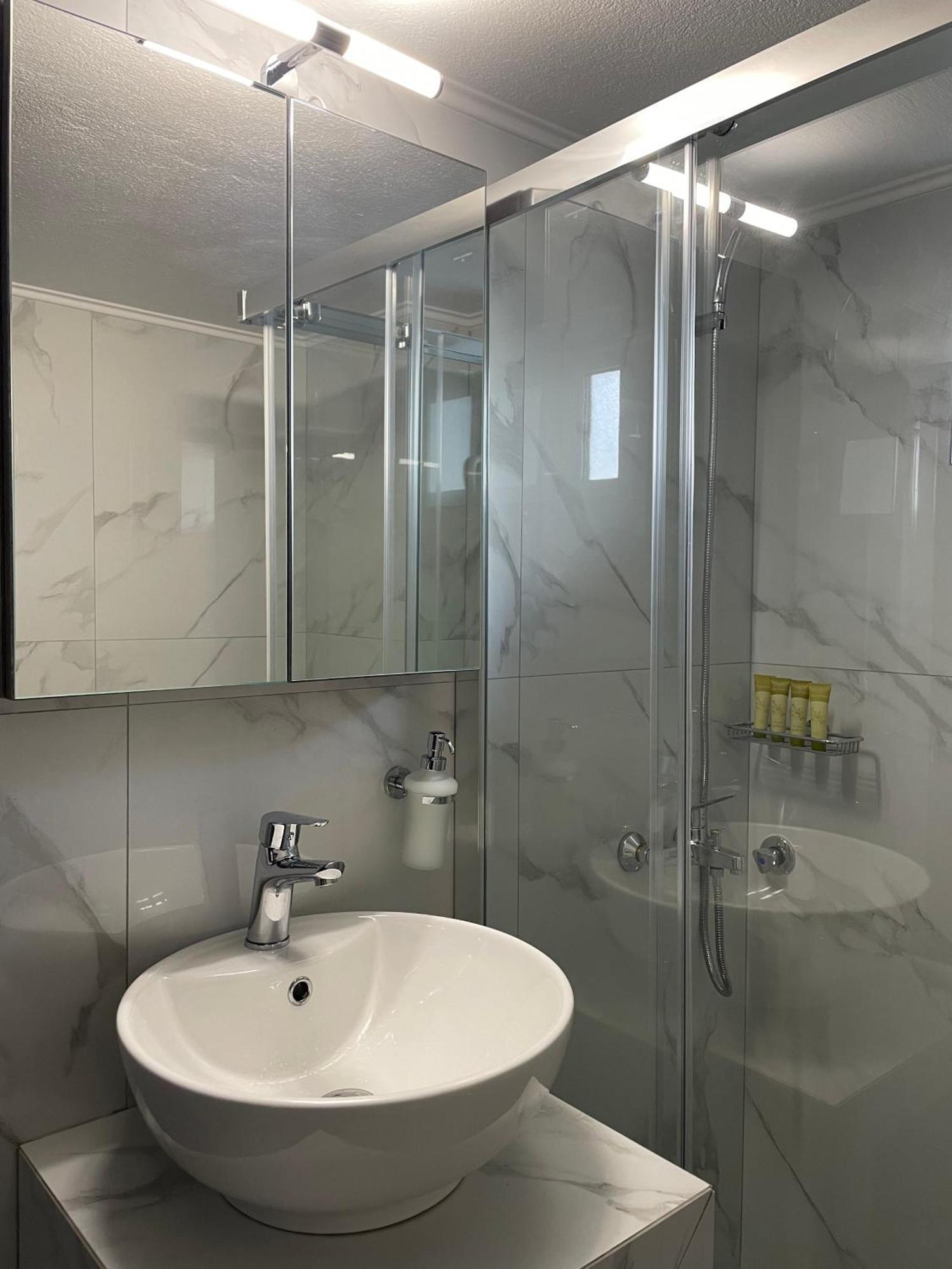Dt Luxury Apartment Néa Péramos Eksteriør bilde