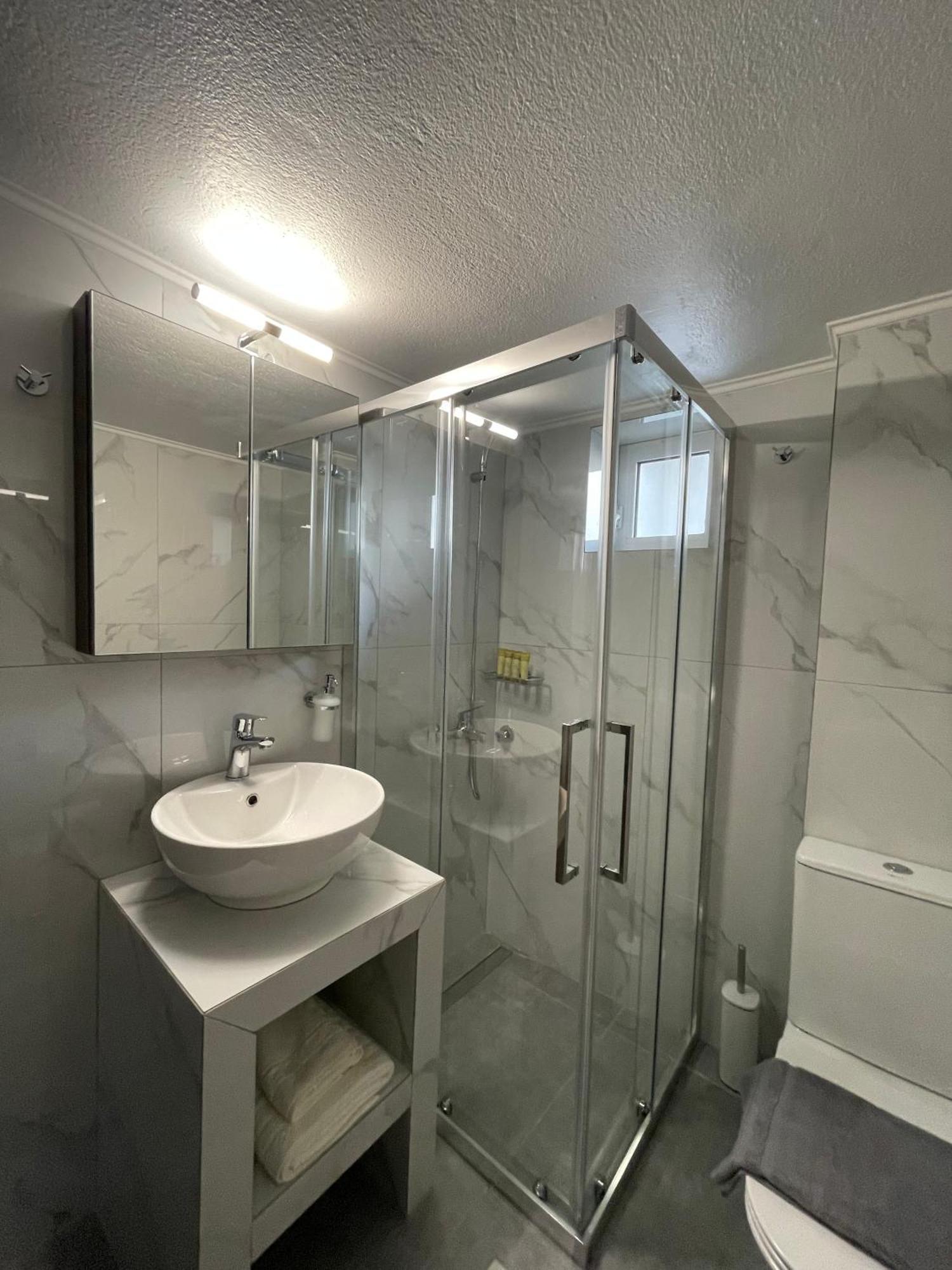 Dt Luxury Apartment Néa Péramos Eksteriør bilde